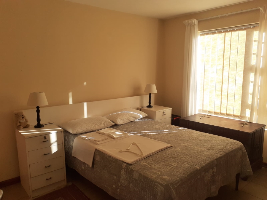 To Let 2 Bedroom Property for Rent in Wavecrest Eastern Cape